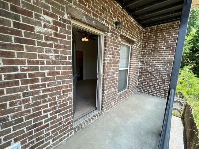 Building Photo - OLD MAIN CONDOS 1BR | Walk to Cotton District | Fall ‘26 AVAILABILITY