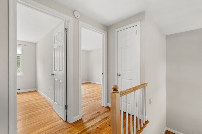 Building Photo - 1620 Farmington Ave