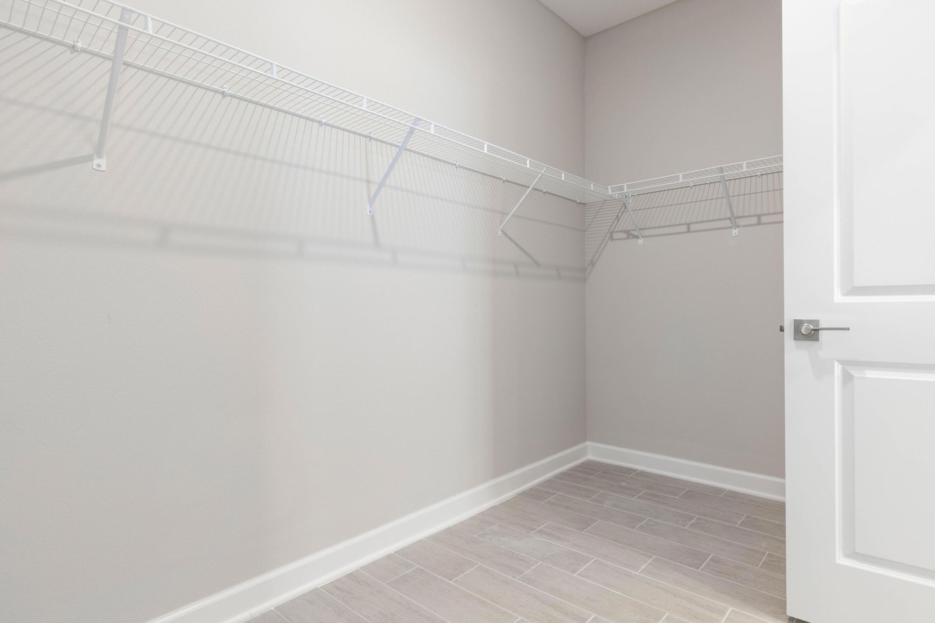 Walk-In Closet - 160 Dailey St SE