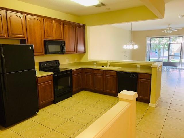 Building Photo - 2865 Polana St