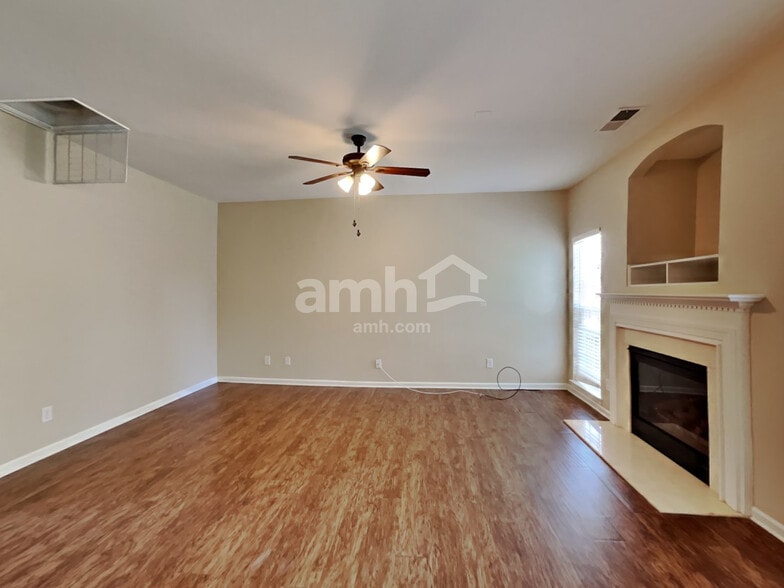 Building Photo - 136 Heywatchis Dr