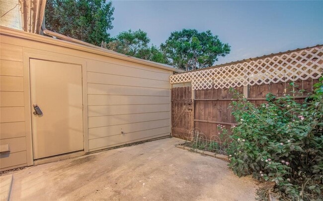 Building Photo - 14703 Barryknoll Ln