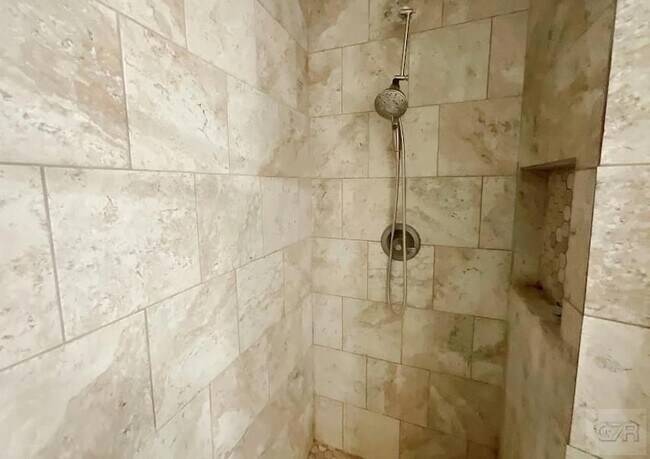 Building Photo - 443 Bayou View Dr