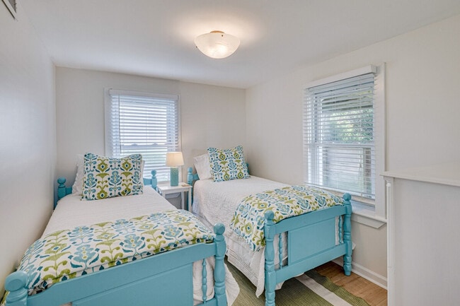 Building Photo - 1718 S Fletcher Ave