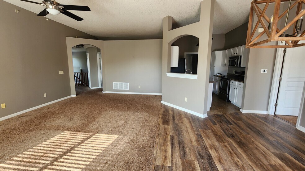 Building Photo - 2349 Rolling Hills Dr