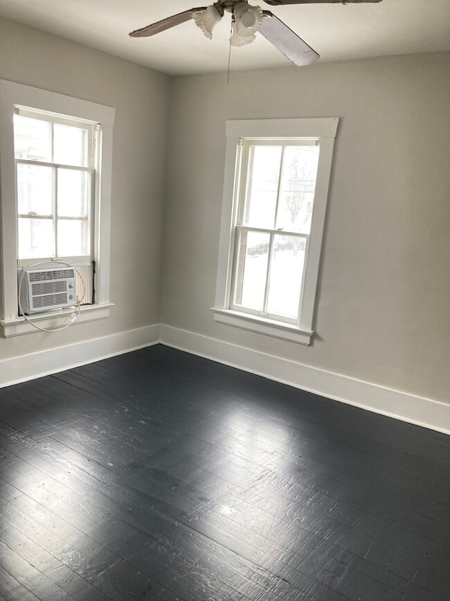 Building Photo - Updated 3 bedroom 1 bath home in downtown Morris