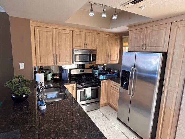 Building Photo - Beautiful  furnished 1 bedroom with a view of the Sphere!