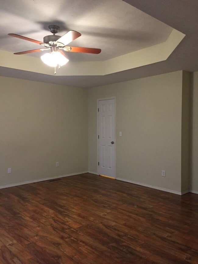 Building Photo - Executive Rental Nestled in Hickory Ridge ...