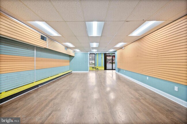 Building Photo - 807 Eastern Blvd