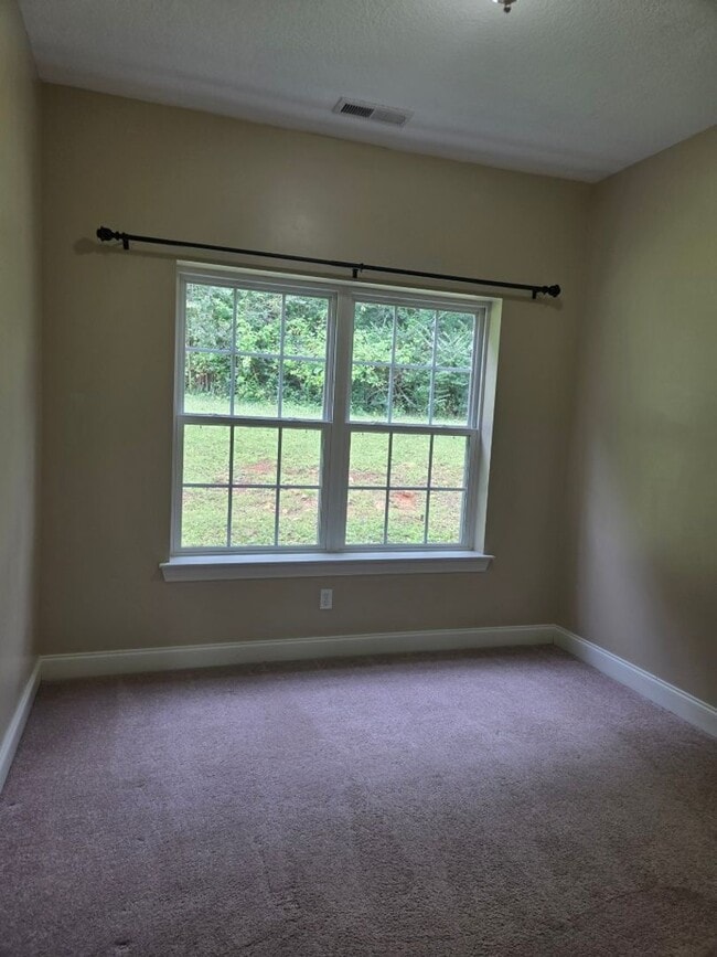 Building Photo - 1174 Buchanan Loop