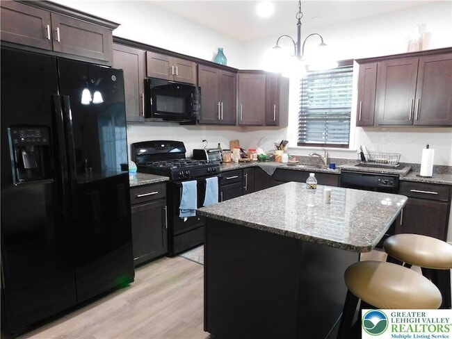 Building Photo - 1047 Cetronia Rd