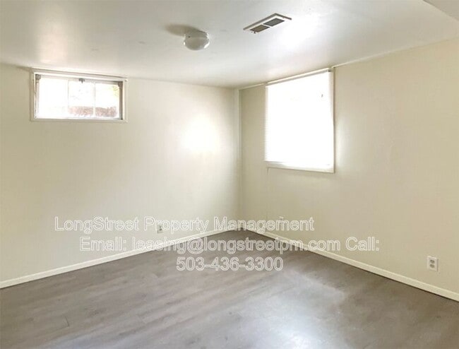 Building Photo - 3255 NW Fillmore Ave
