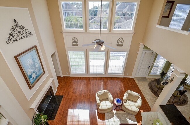 Building Photo - 7934 Woodcrest Ct