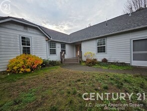 Building Photo - Newer 3 bed 2 bath