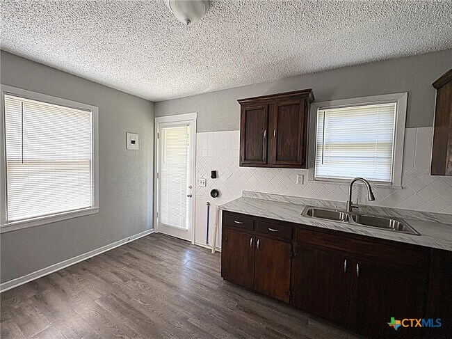 Building Photo - 306 N Ann Blvd