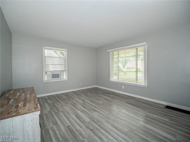 Building Photo - 1782 Beechwood St NE