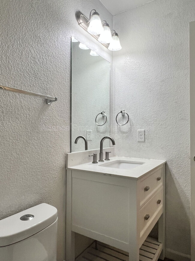 Building Photo - 2260 Covenant Heights