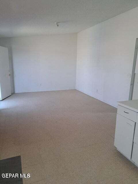 Building Photo - 623 NE Davis St