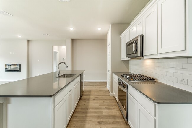 Building Photo - 5211 Bellhurst Dr