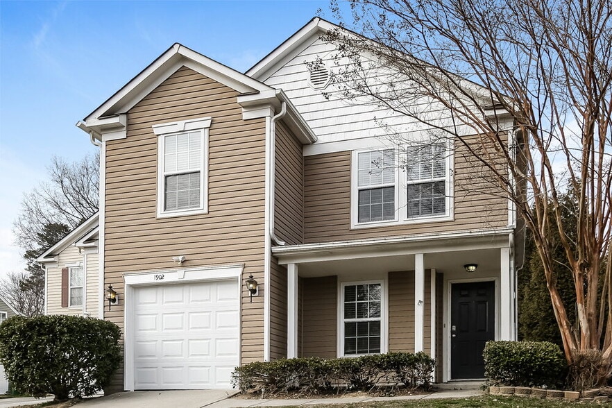 Building Photo - 1902 Mallard Woods Pl