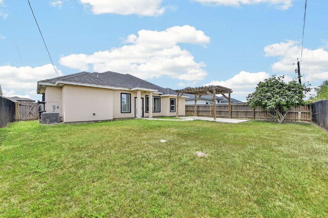 Building Photo - 140 Spanish Oak Dr