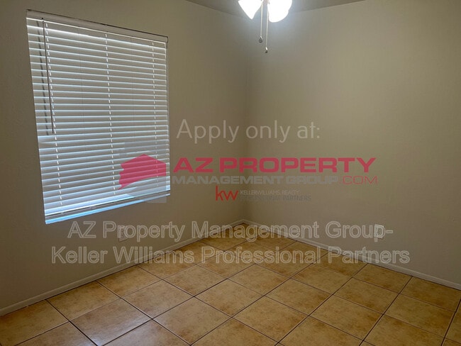 Building Photo - 7039 W Cameron Dr