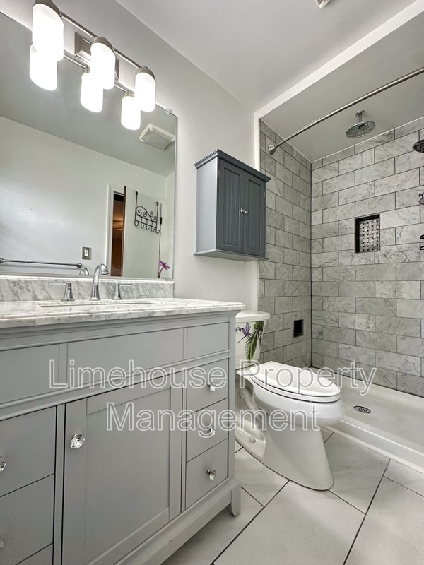 Building Photo - 4033 Kalona Rd