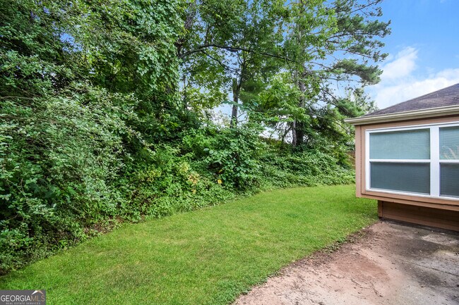 Building Photo - 492 Crestwood Ct