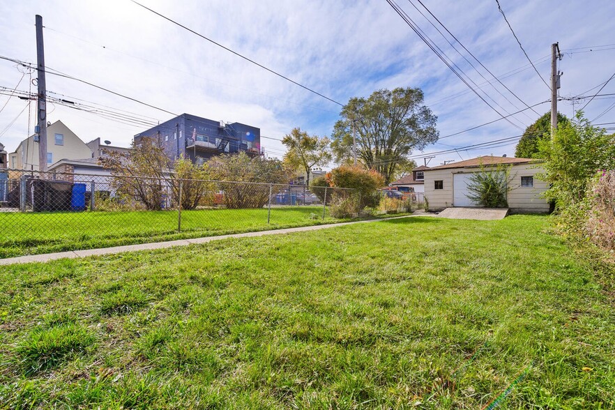 Building Photo - 1720 N St Louis Ave