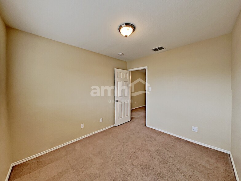 Building Photo - 9210 Pacific Maple