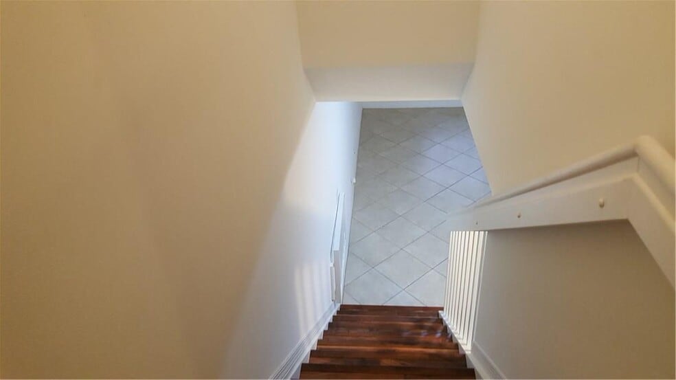 Building Photo - 4961 Windward Way