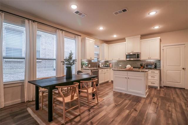 Building Photo - 264 Spring Hill Rd