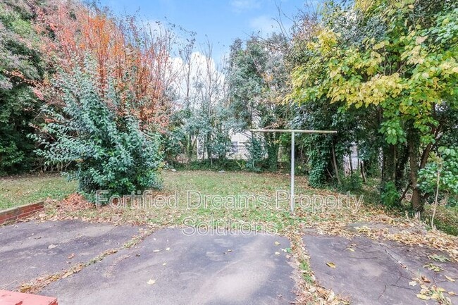 Building Photo - 909 Rich Ave