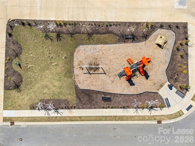 Building Photo - 512 Station St