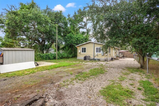 Building Photo - 2526 26th St S