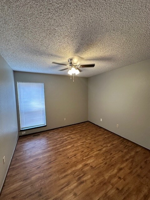 Building Photo - 6816 Bear Canyon Dr