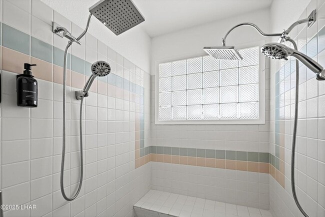 Building Photo - Long Term Rental heated pool & hot tub