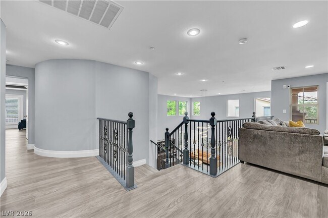 Building Photo - 1289 Vietti St