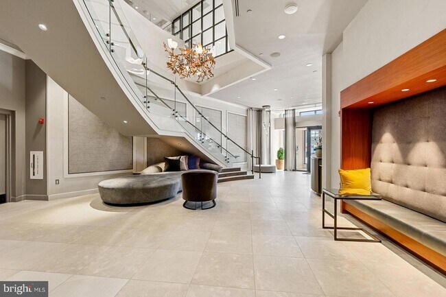 Building Photo - 7171 Woodmont Ave