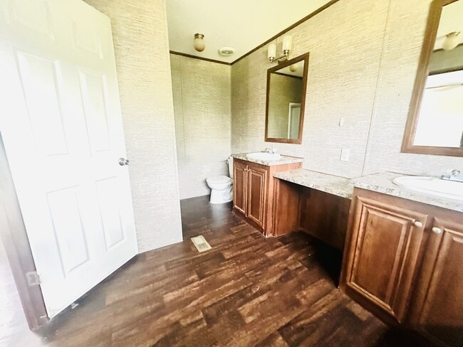 Building Photo - 207 Juniper Rd