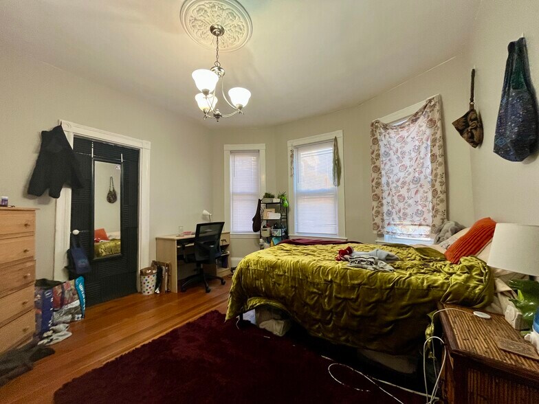 Building Photo - 83 Wensley St