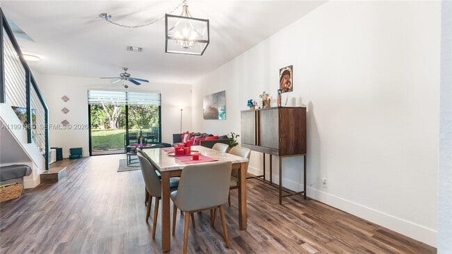 Building Photo - 3889 Tree Top Dr