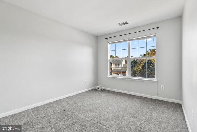 Building Photo - 9871 Upper Mill Loop