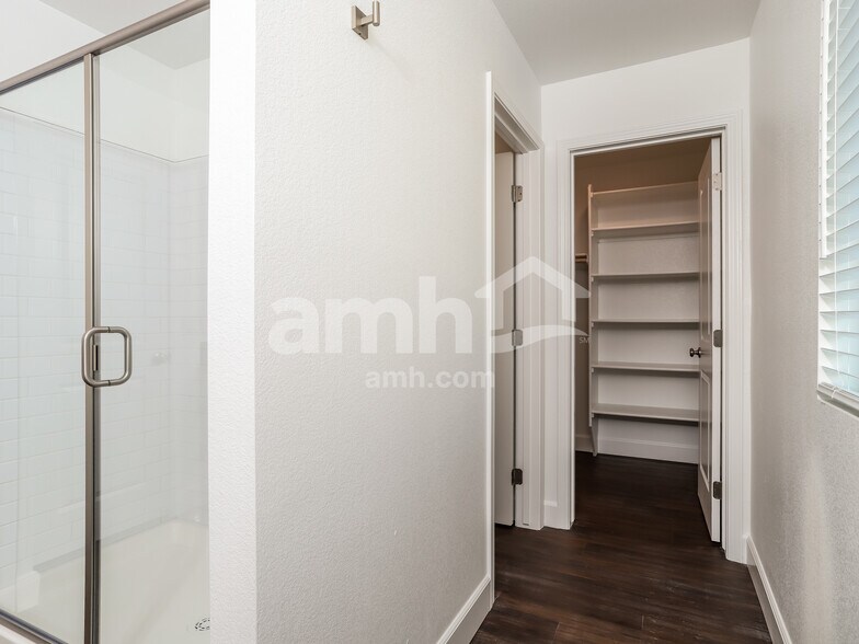 Building Photo - 6525 Enlightenment Dr