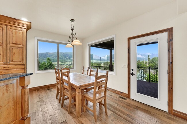 Building Photo - 3573 N Elkview Dr