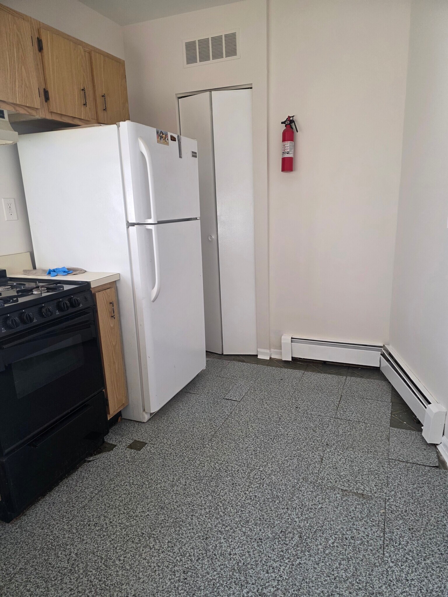 Kitchen - 144 Old Bergen Rd