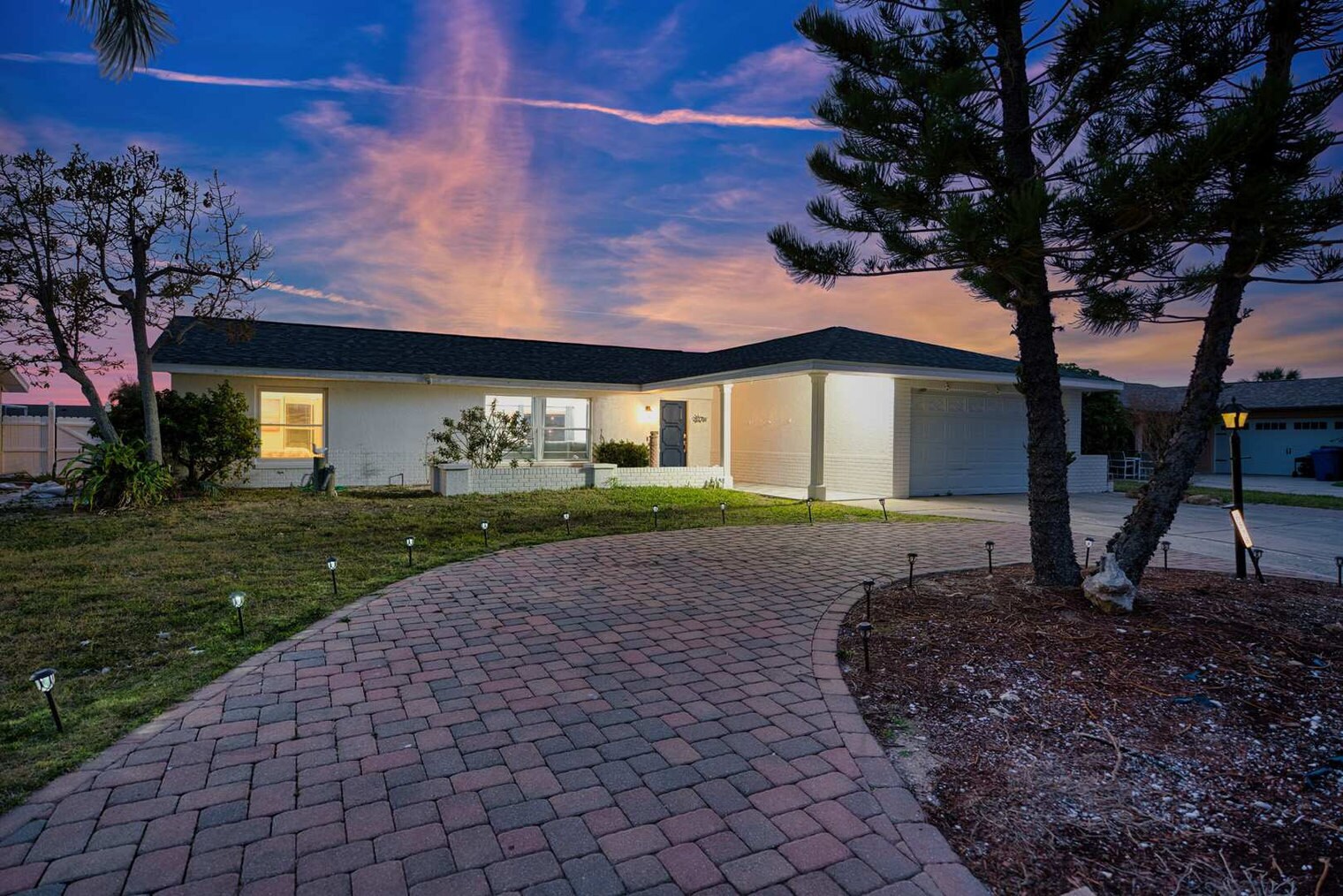 Building Photo - 6518 Solitaire Palm Way