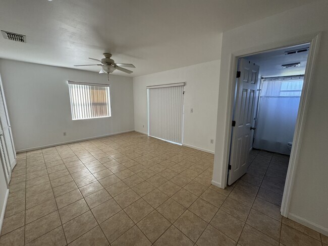 Building Photo - 416 Dove Ln