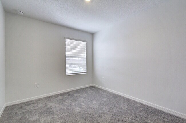 Building Photo - Lagoon Living