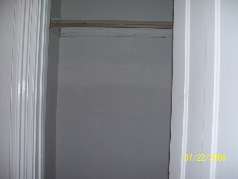 Building Photo - 914 N Salina St